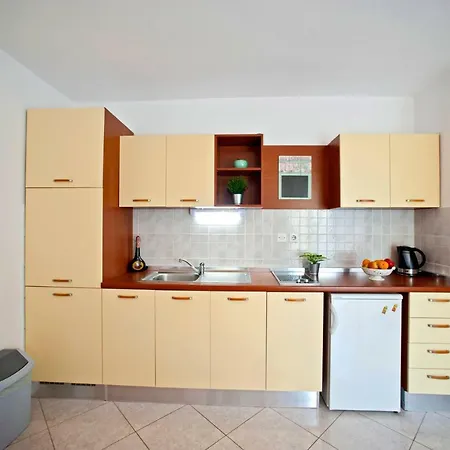 Zanze Apartment Maslinica